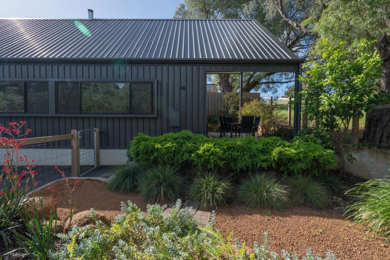 Margaret River Bungalow-1-Street - Pet Friendly Екстер'єр фото
